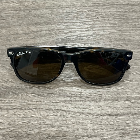 Authentic Ray-Ban RB 2132  New Wayfarer  Polished Brown Polarized 55mm - Picture 1 of 6